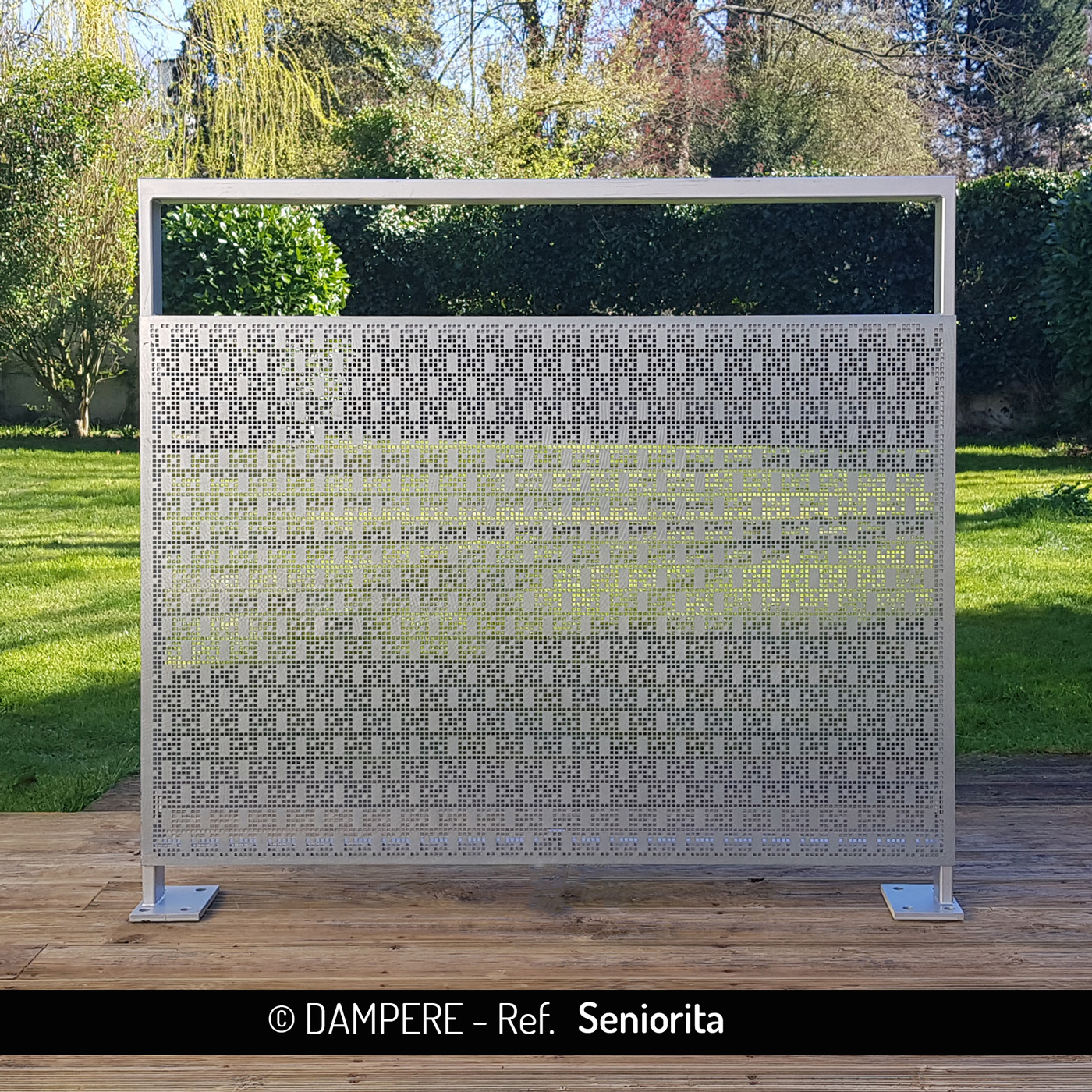 Tole perforee decorative SENIORITA par Dampere