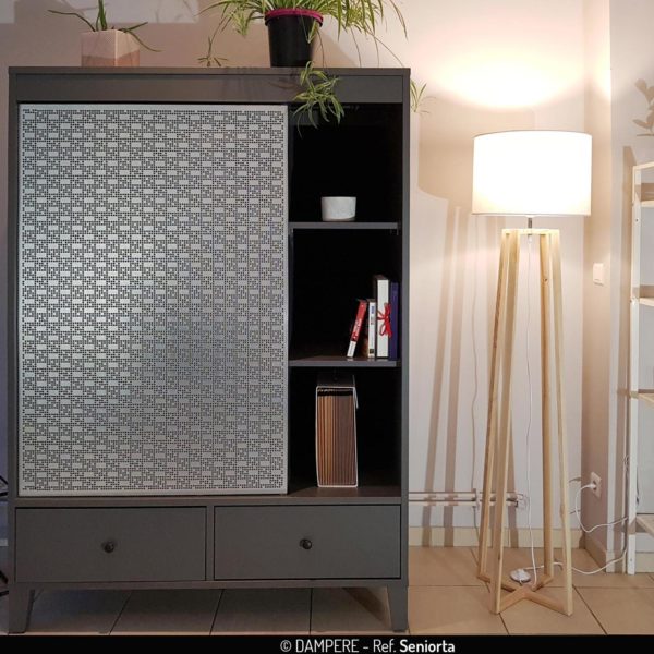 Tole perforee decorative SENIORITA par Dampere